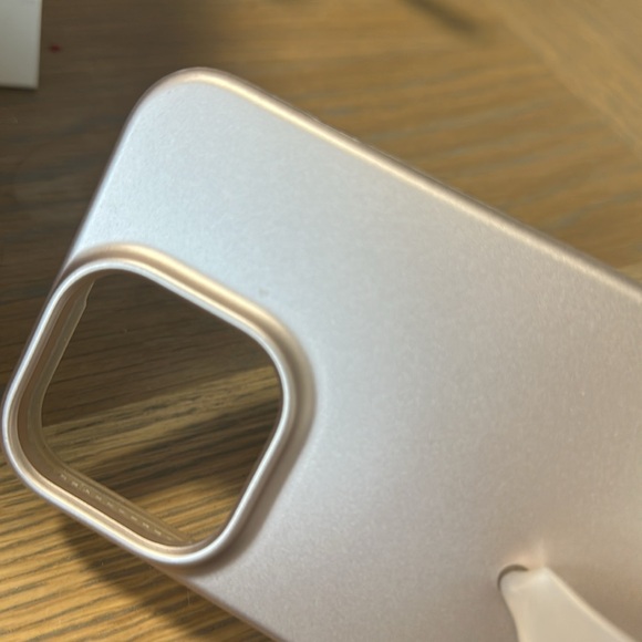 Loopy case - Picture 4 of 5